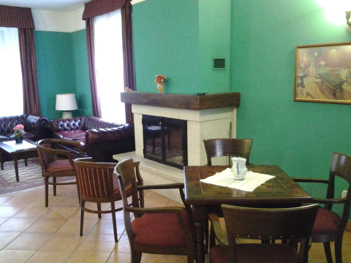 Casale Maginulfo Hotel Roccamandolfi Buitenkant foto