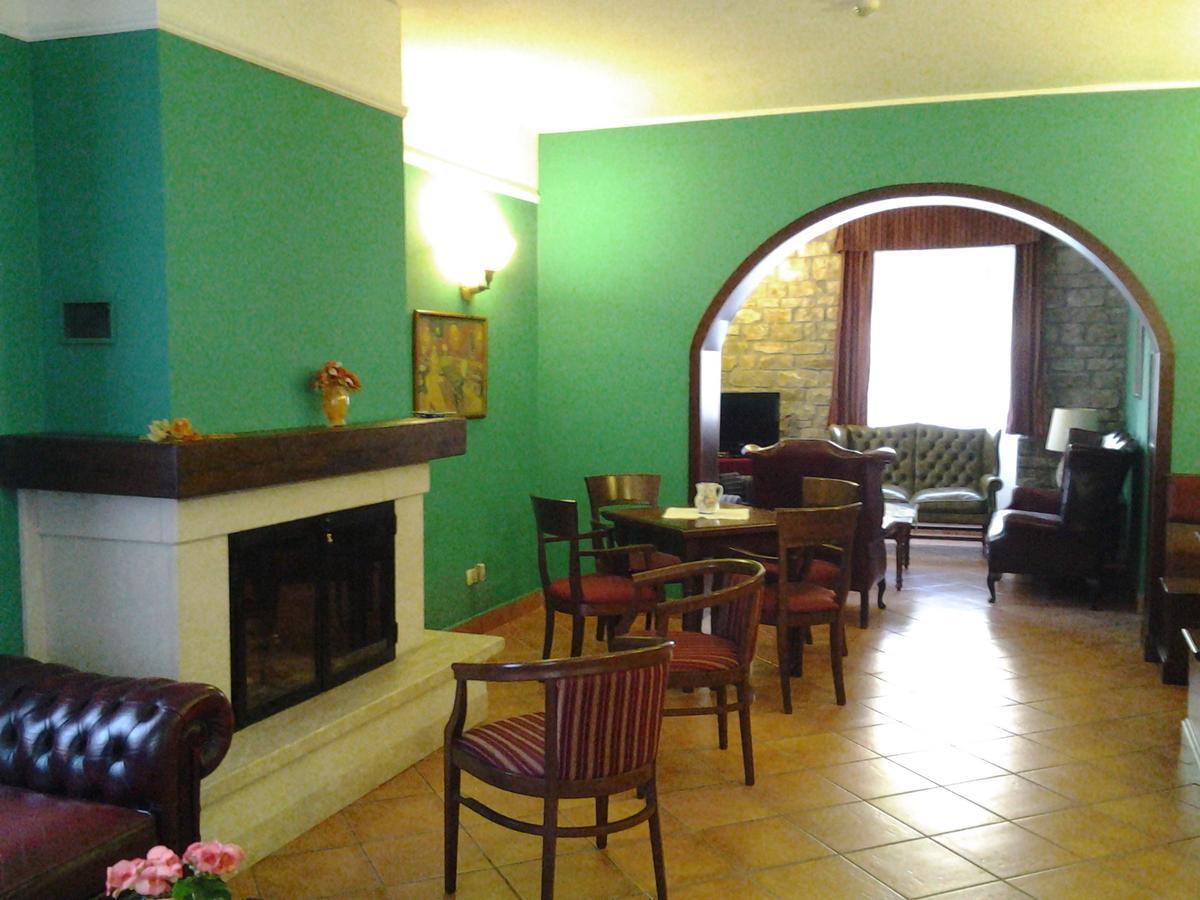Casale Maginulfo Hotel Roccamandolfi Buitenkant foto