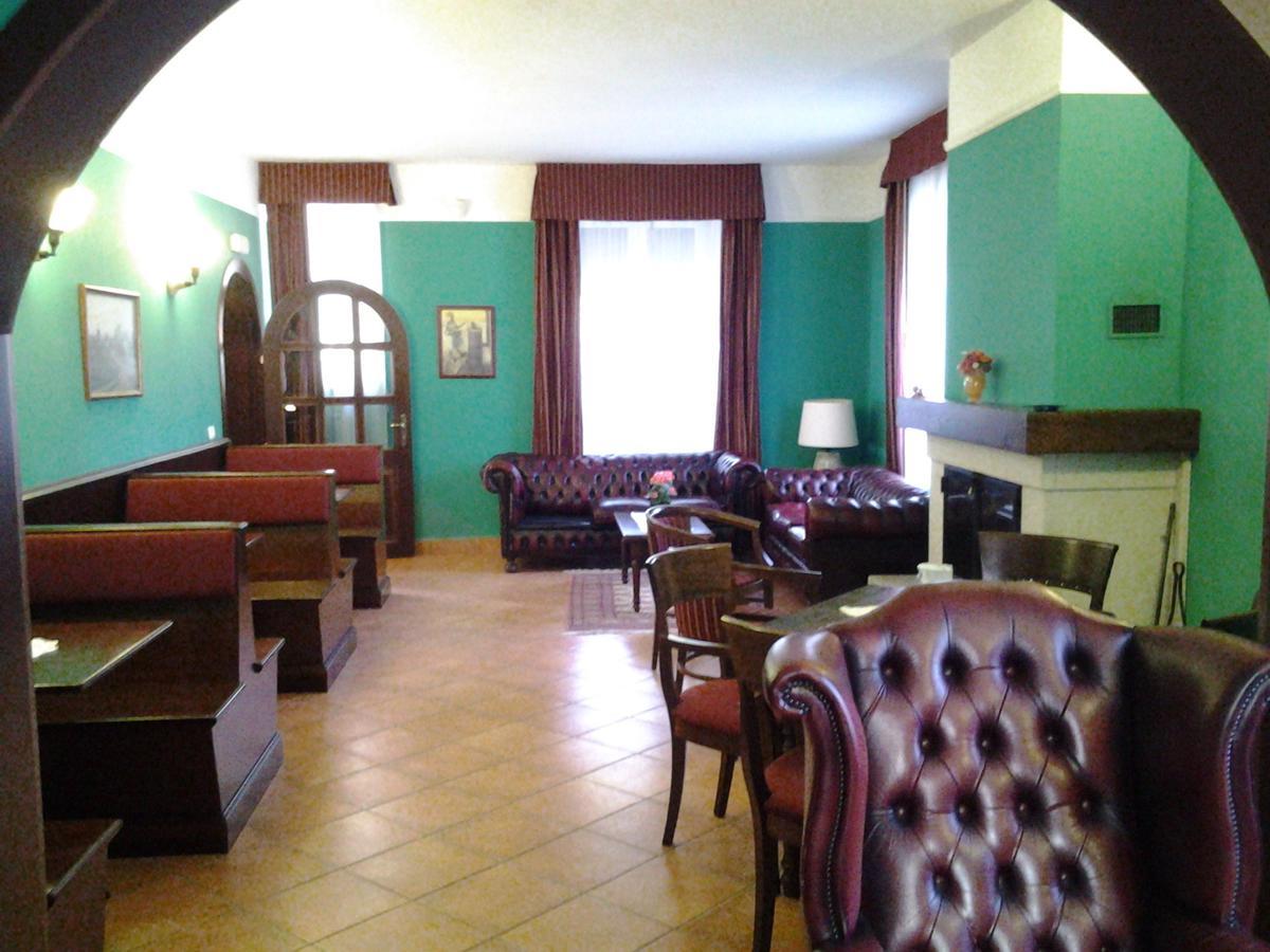 Casale Maginulfo Hotel Roccamandolfi Buitenkant foto