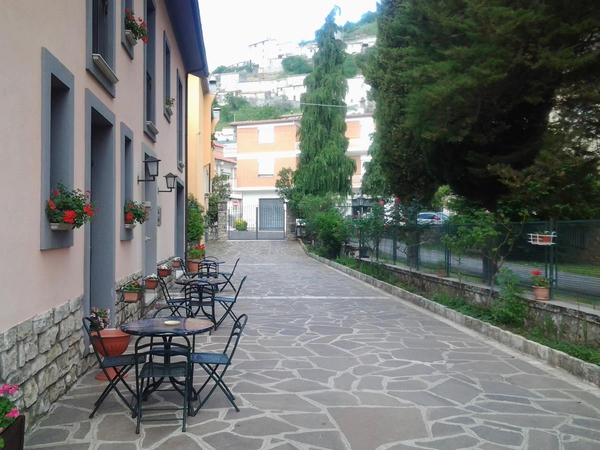 Casale Maginulfo Hotel Roccamandolfi Buitenkant foto
