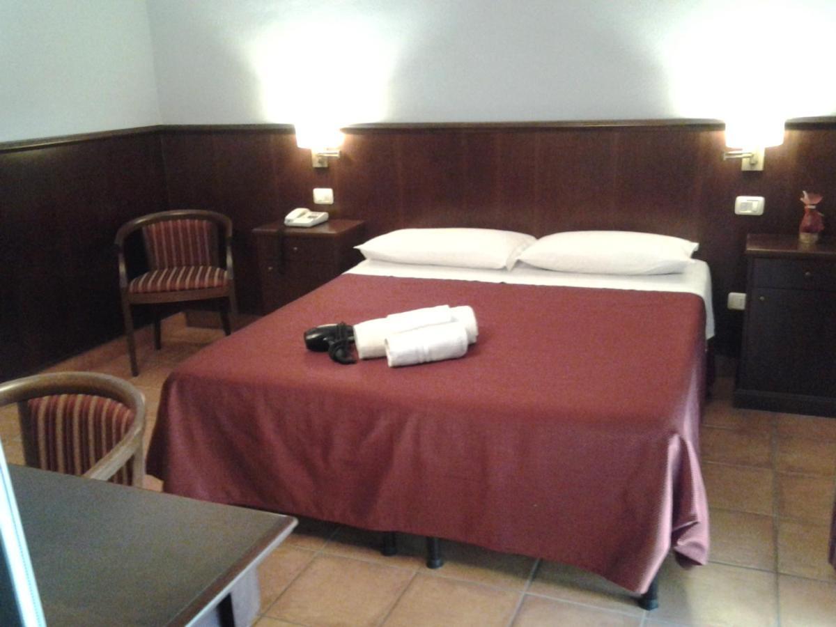 Casale Maginulfo Hotel Roccamandolfi Buitenkant foto